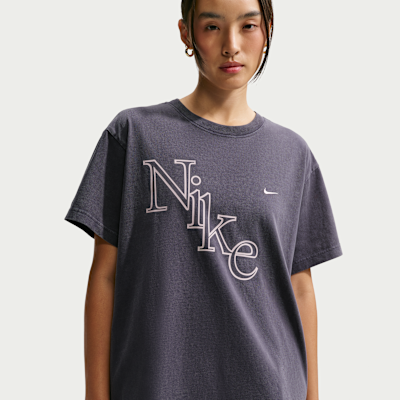 Nike Sportswear Classic Women's Oversized T-Shirt. Nike.com